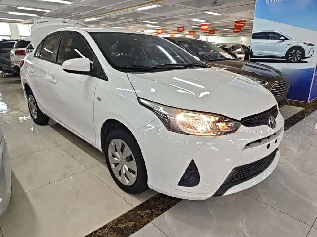 YARiS L Zhixiang 1.5 E CVT Charm Motion CN-VI
