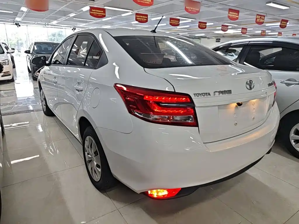 YARiS L Zhixiang 1.5 E CVT Charm Motion CN-VI