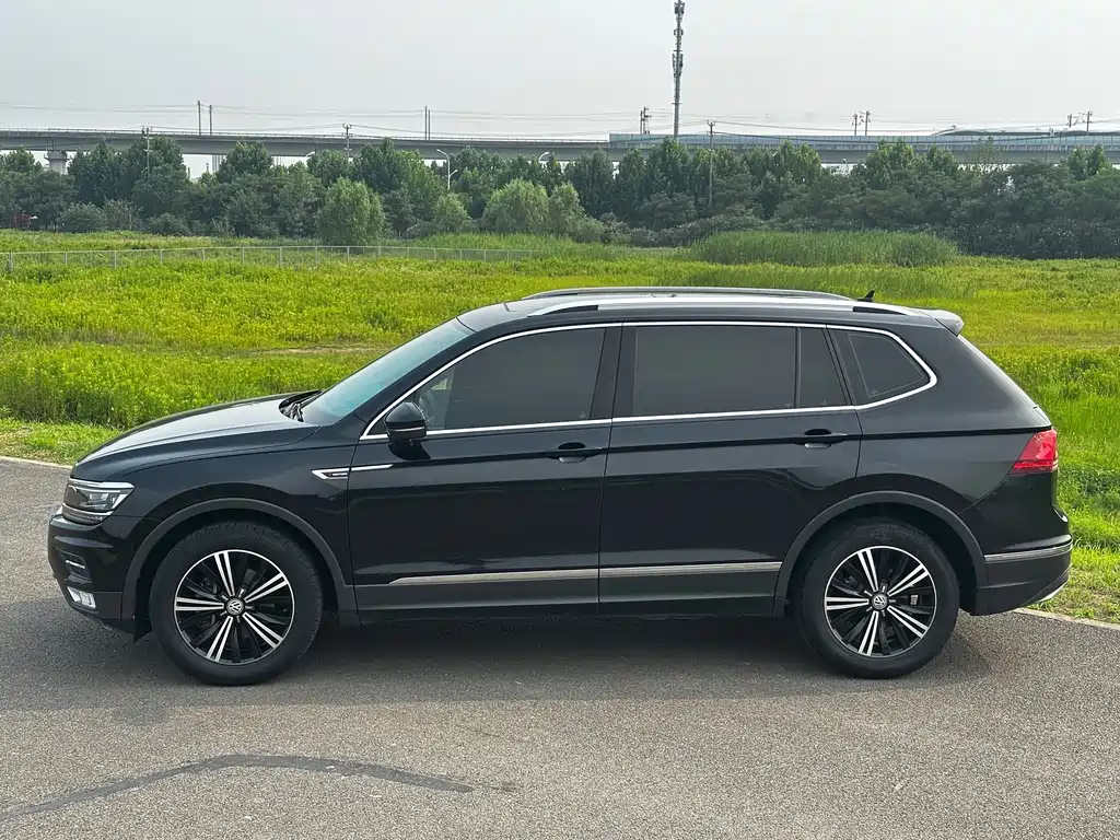Tiguan L 380 TSI Auto 4 WD Luxury