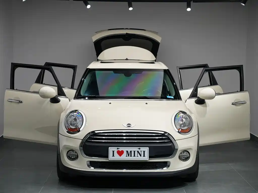 MINI 1.2 T ONE Pioneer 5-door