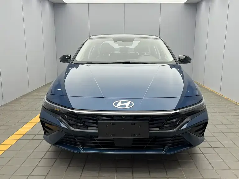 Hyundai Elantra 1.5 L CVT TOP Flagship