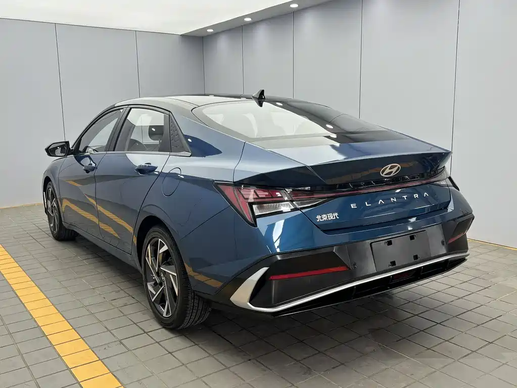 Elantra 1.5 L CVT TOP Flagship