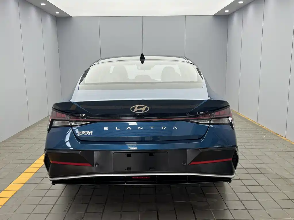 Elantra 1.5 L CVT TOP Flagship