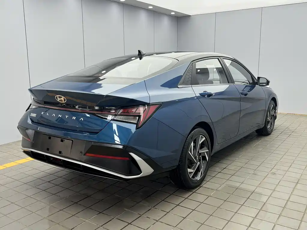 Elantra 1.5 L CVT TOP Flagship