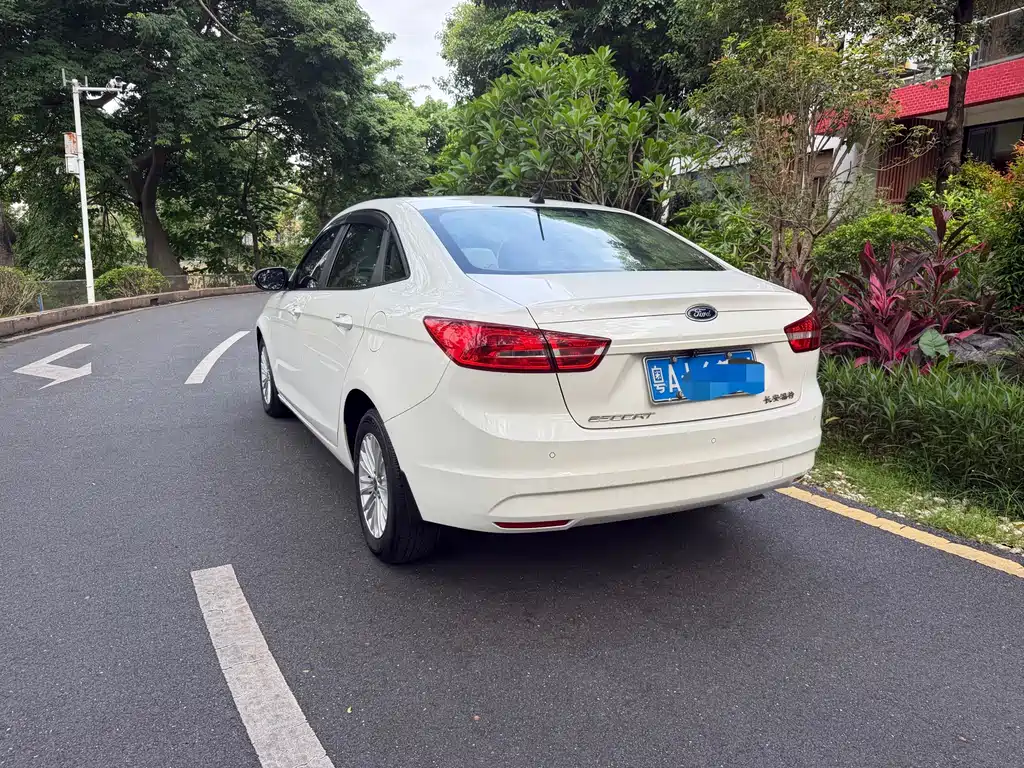 Escort Facelift 1.5 L Auto Comfort