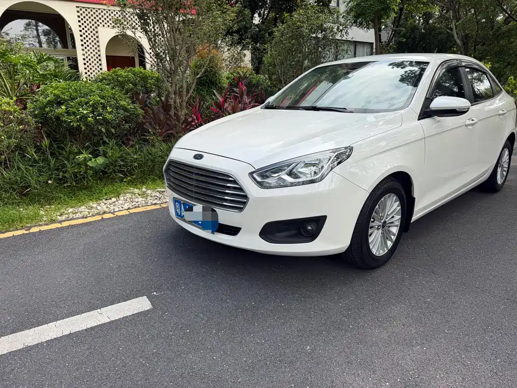 Escort Facelift 1.5 L Auto Comfort