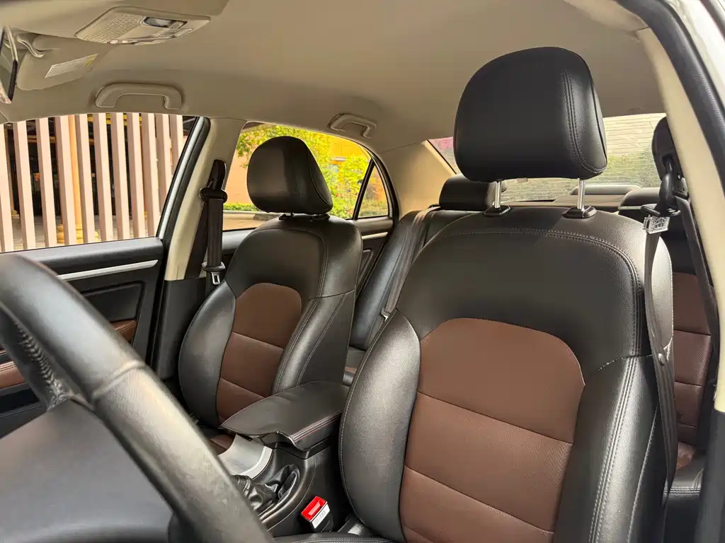 Vision Upgraded 1.5 L CVT Luxury CN-VI