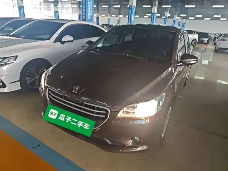 Peugeot 301 1.6 L Auto Comfort