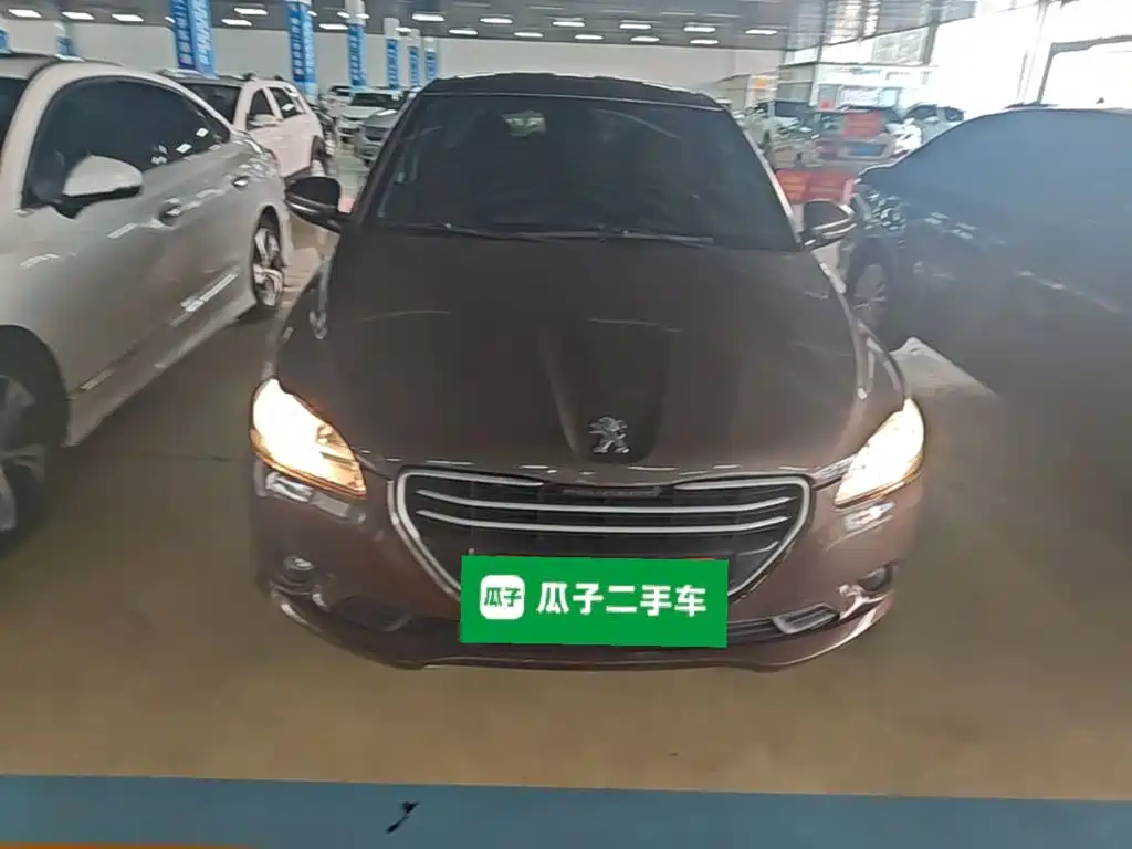 Peugeot 301 1.6 L Auto Comfort