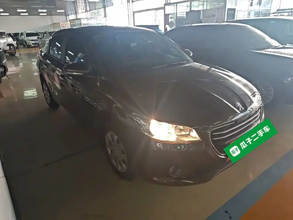 Peugeot 301 1.6 L Auto Comfort