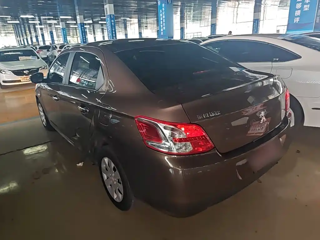 Peugeot 301 1.6 L Auto Comfort