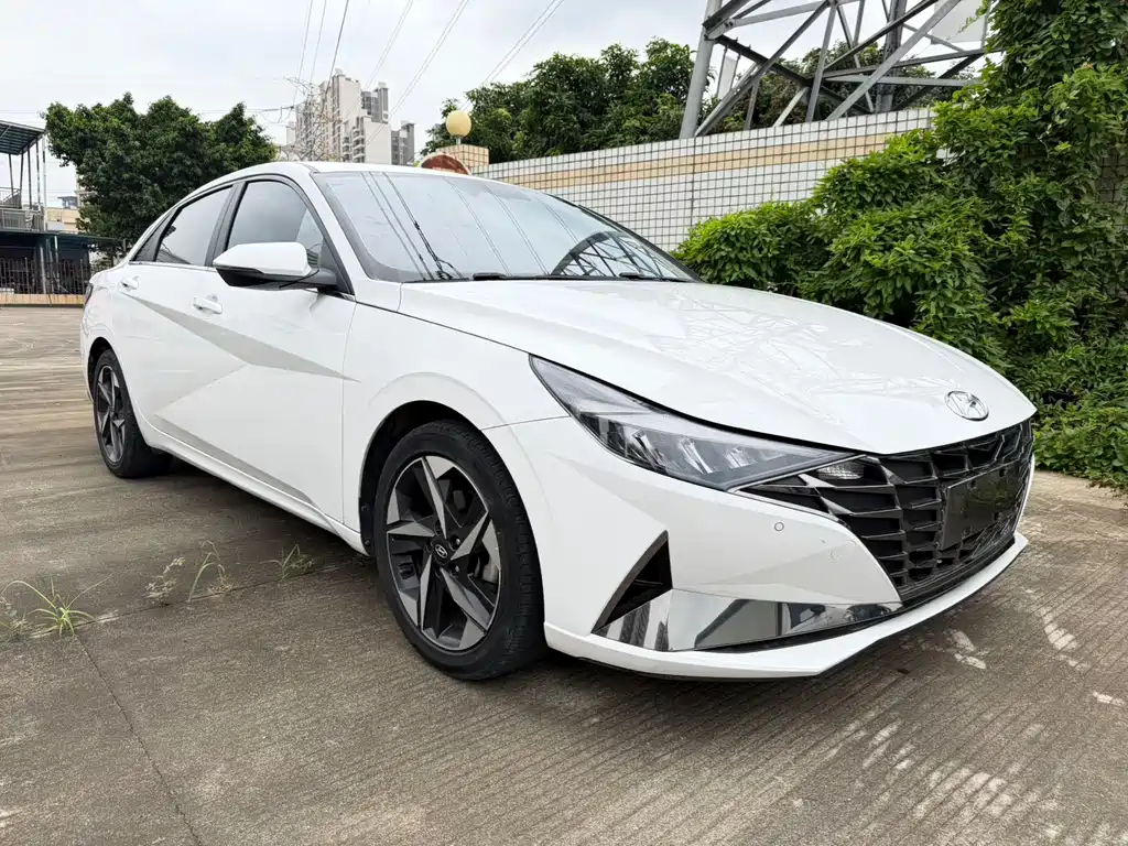 Elantra 1.5 L CVT LUX Distinguished