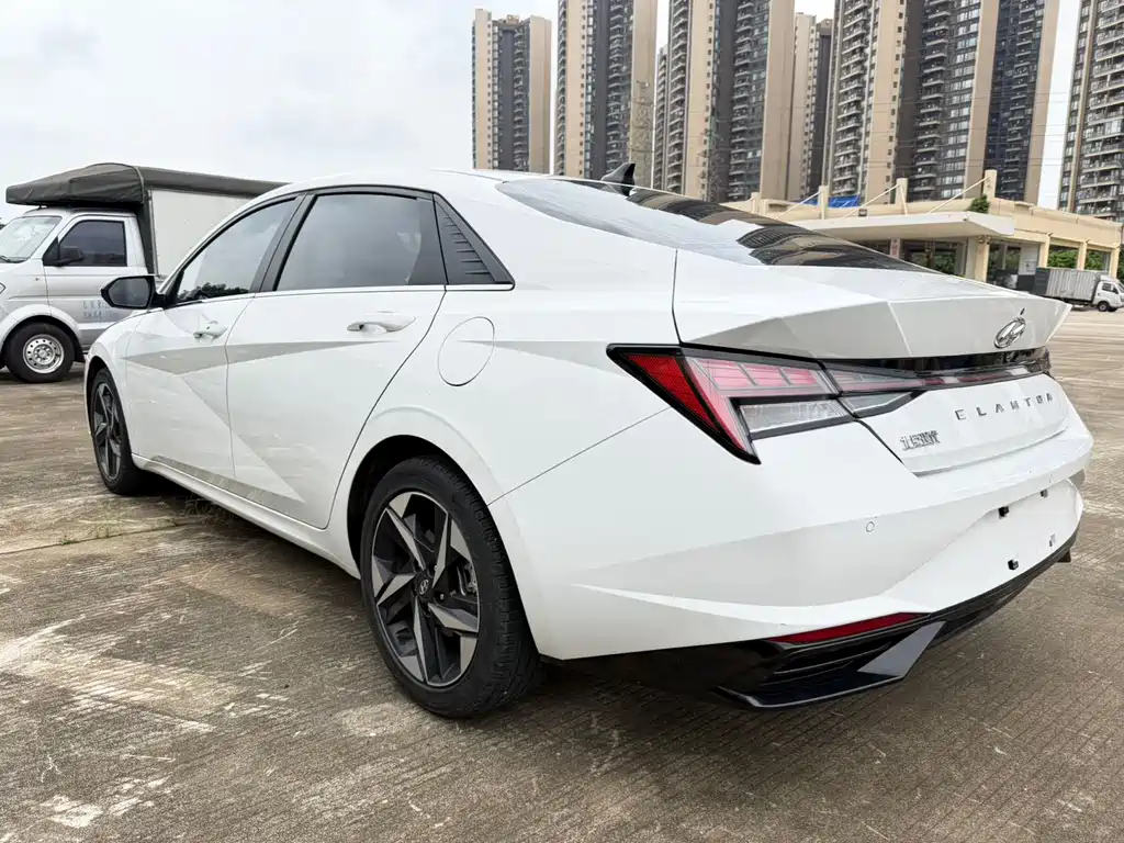 Elantra 1.5 L CVT LUX Distinguished