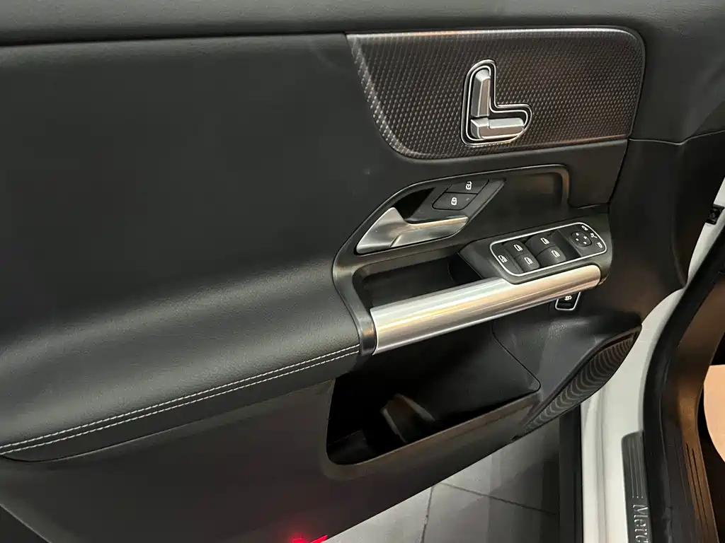 Mercedes-Benz GLA GLA 220