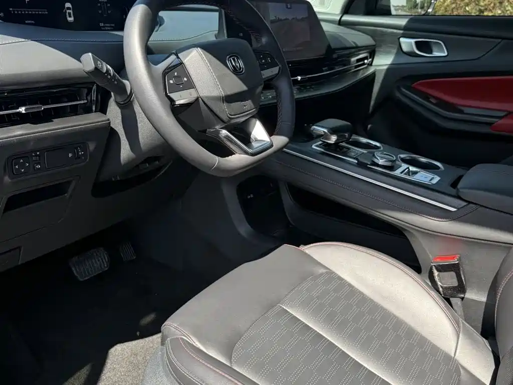 Changan CS55 PLUS 2 nd Gen 1.5 T DCT Distinguished