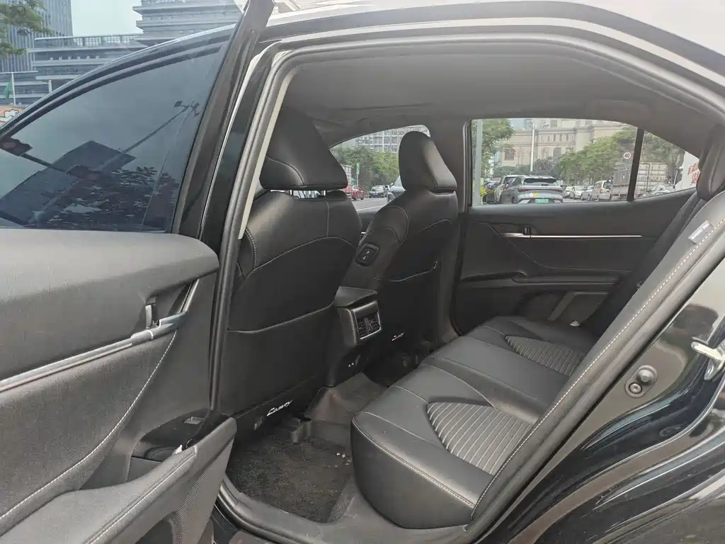 Camry 2.0 S Knight