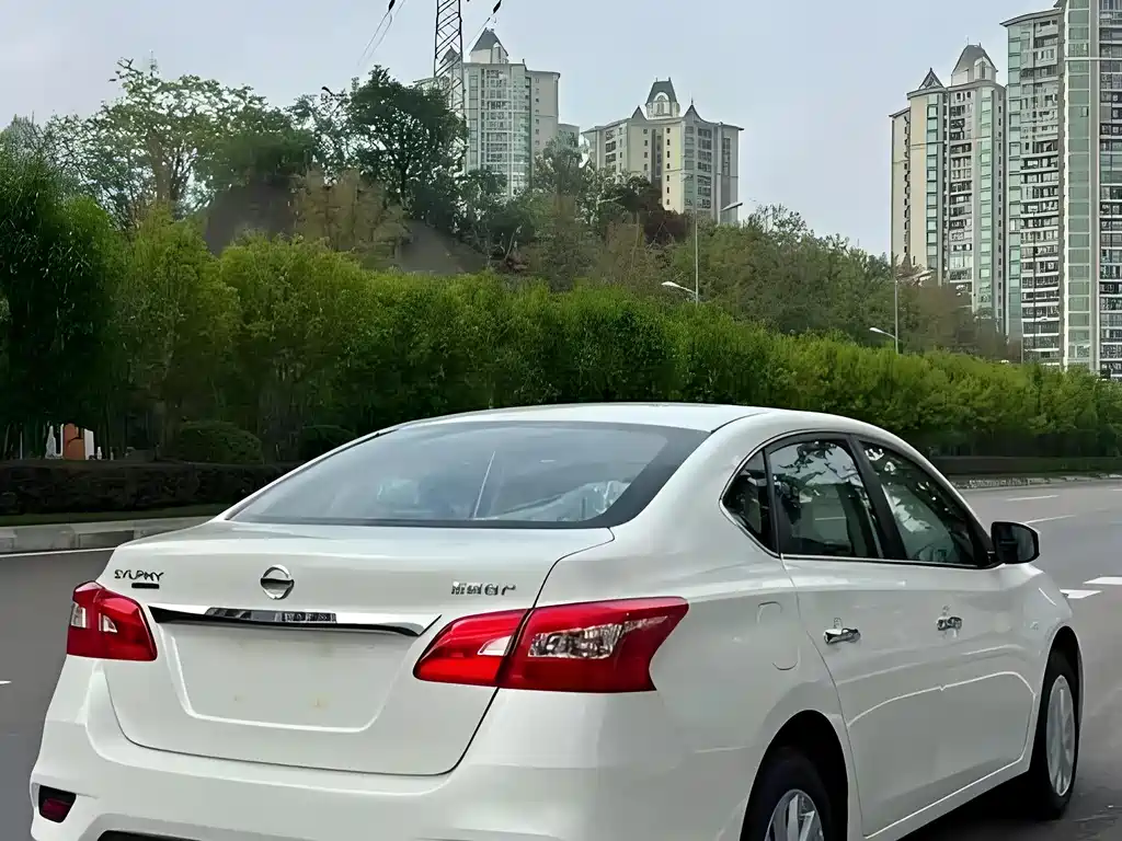 Sylphy Classic 1.6 L CVT Smooth