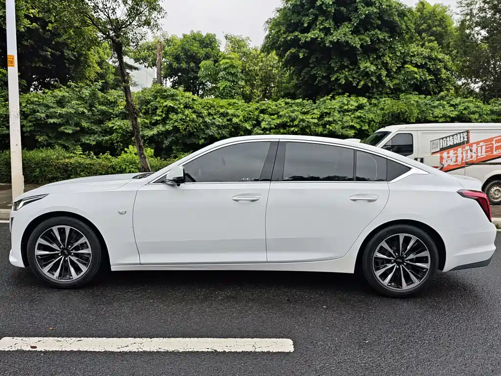 Cadillac CT5 28 T Luxury