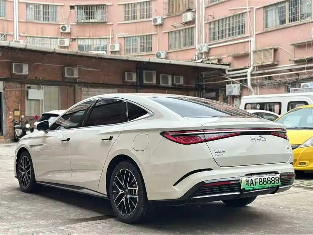 Seal DM-i 1.5 T 121 km Flagship