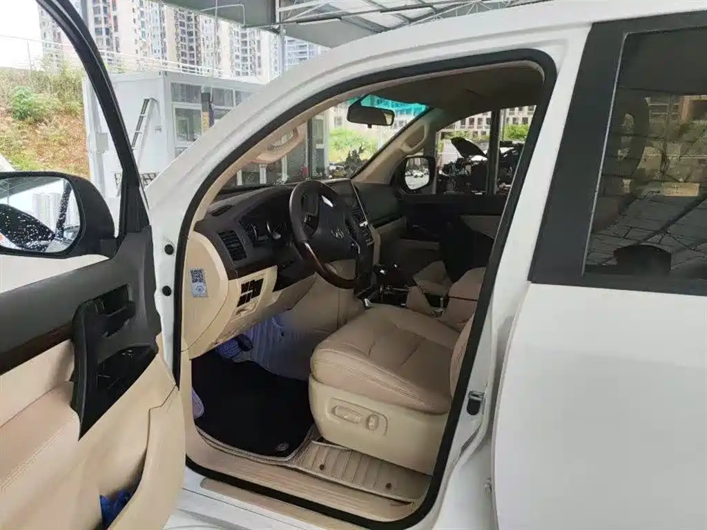 Land Cruiser (Import) 4.0 L V6 Middle East Base