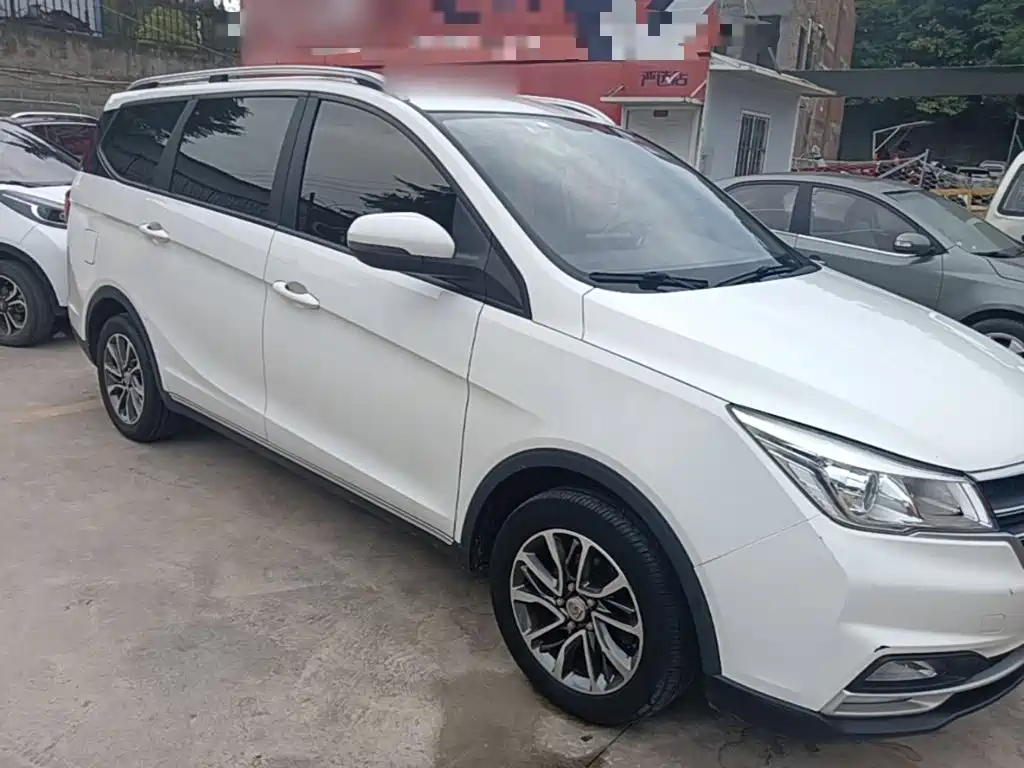 Baojun 730 宝骏730 2019款 1.5 T CVT时尚型 7座 国V