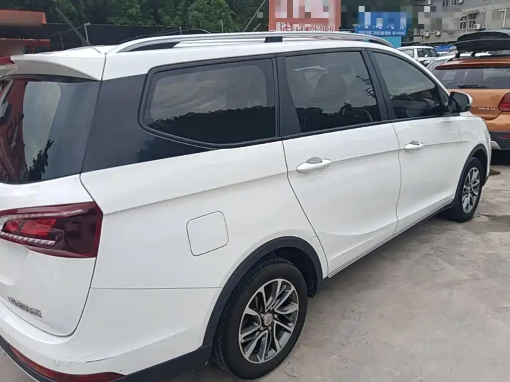 Baojun 730 宝骏730 2019款 1.5 T CVT时尚型 7座 国V