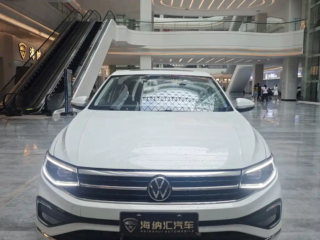Bora 300 TSI DSG Supreme Travel