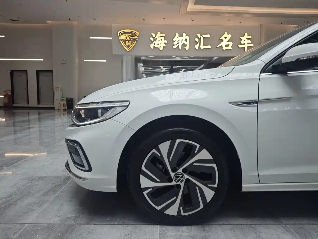Bora 300 TSI DSG Supreme Travel