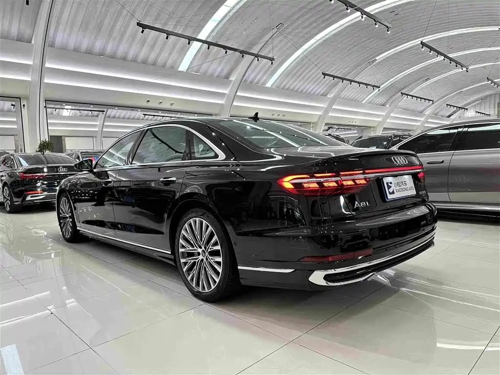 Audi A8 A8 L 50 TFSI quattro Select