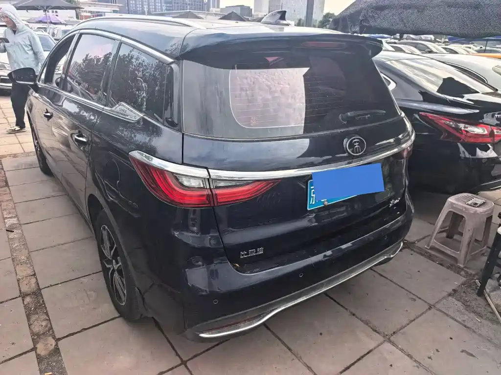 Song MAX 1.5 T Auto Connected Elite 6-seat