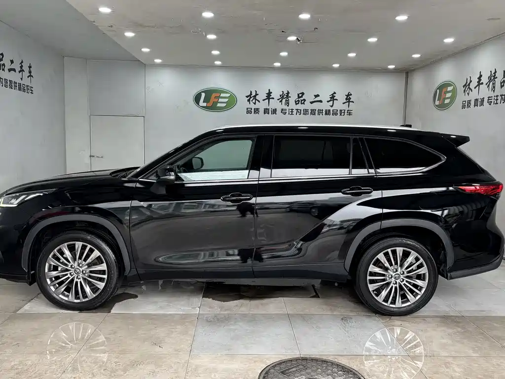 Highlander 380 T 4 WD Distinguished 7-seat