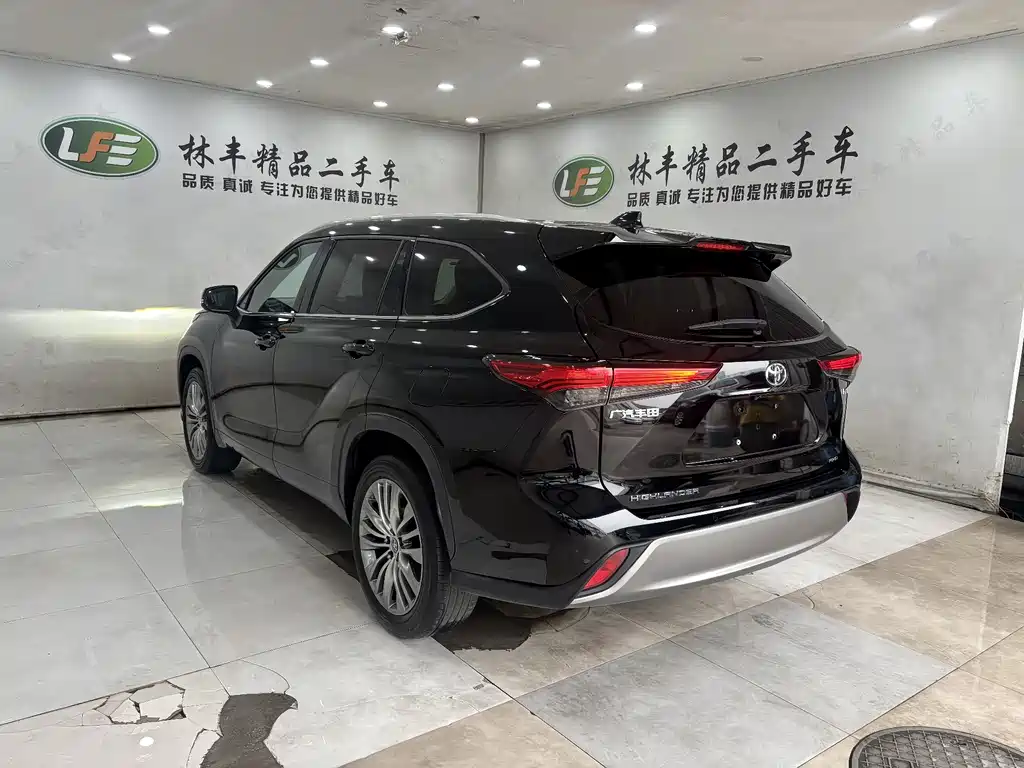 Highlander 380 T 4 WD Distinguished 7-seat