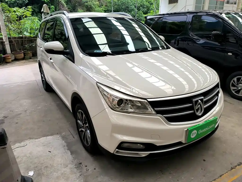 Baojun 730 宝骏730 2019款 1.5 T CVT时尚型 7座 国V