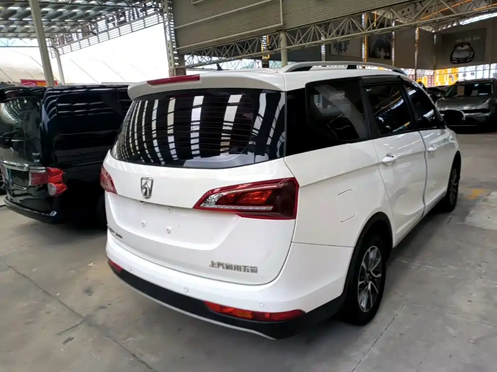 Baojun 730 宝骏730 2019款 1.5 T CVT时尚型 7座 国V