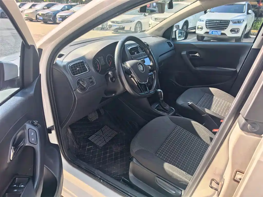 Polo 1.6 L Auto Comfort