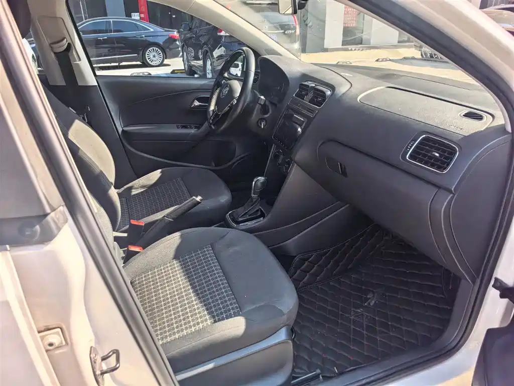 Polo 1.6 L Auto Comfort