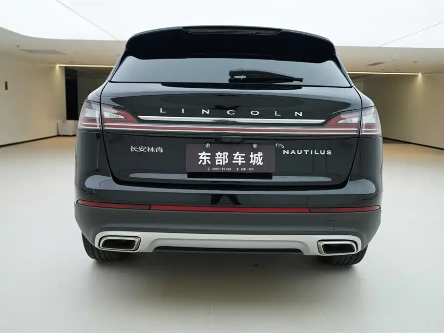 Nautilus 2.0 T 4 WD Premium