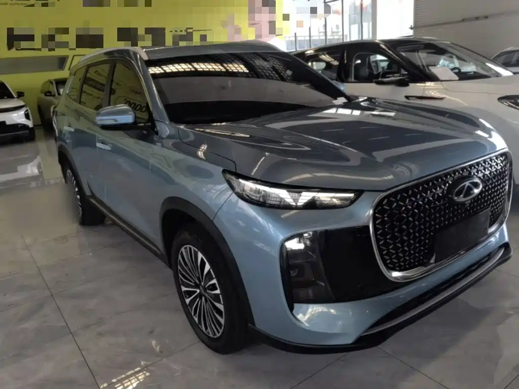 Tiggo 8 PLUS C-DM 1.5 T 116 km Distinguished 5-seat