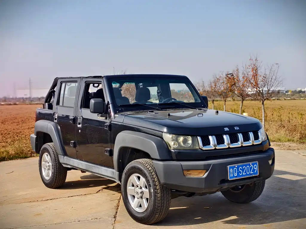 BAIC BJ40 40 L 2.0 T Manual 2 WD Luxury