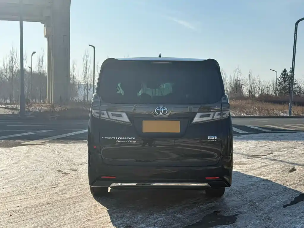 Vellfire Crown Dual Engine 2.5 L HV Supreme