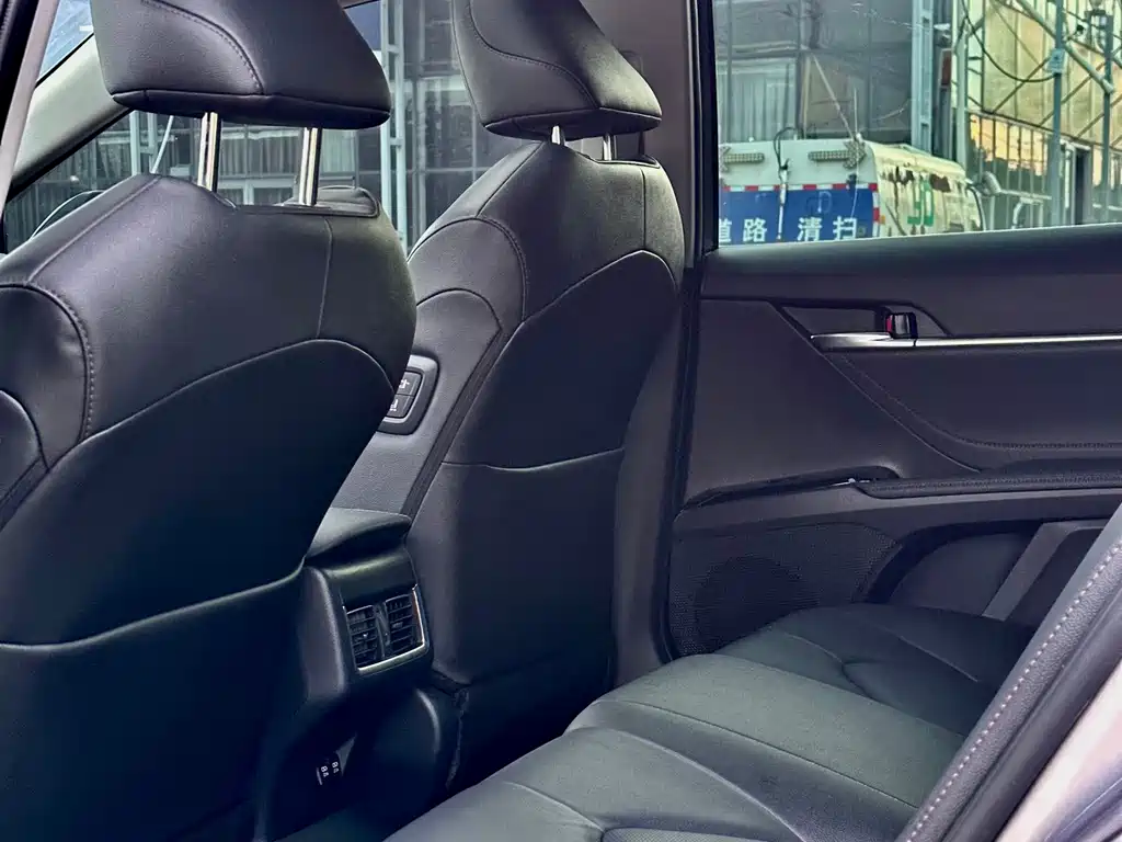 Camry 2.0 G Luxury