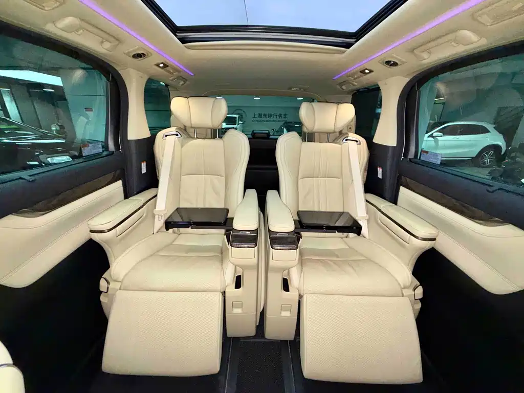 Vellfire Crown Dual Engine 2.5 L HV Distinguished