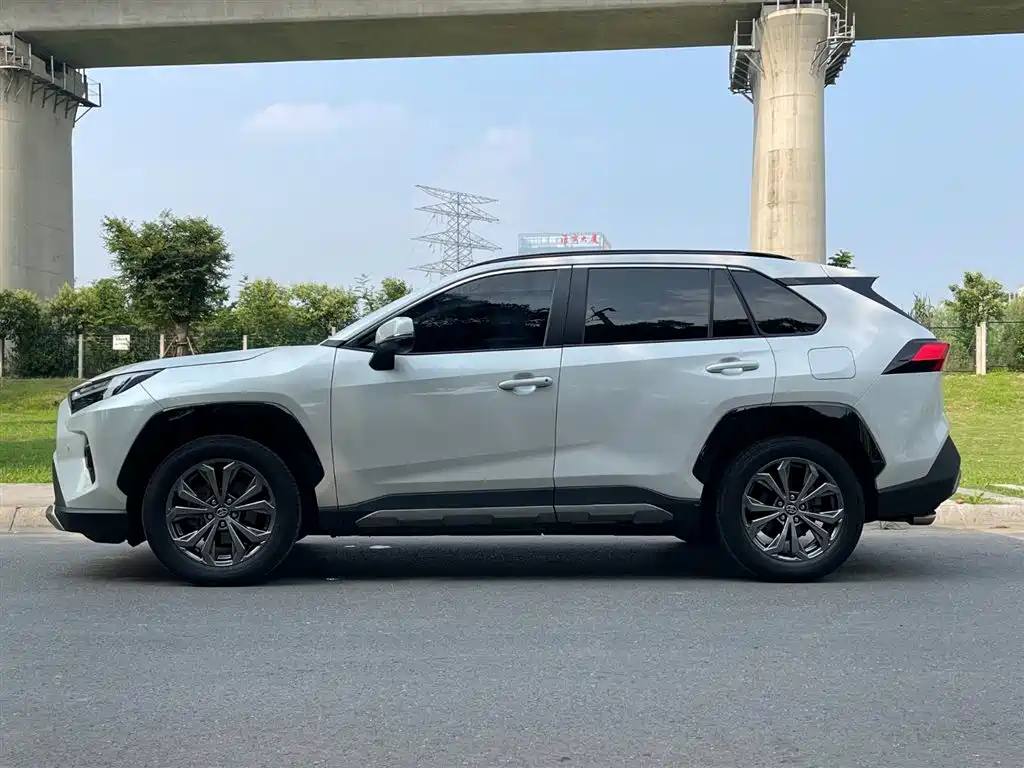 RAV4 2.0 L CVT 2 WD Style Plus