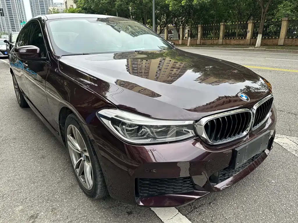 BMW 6 Series GT 630 i Luxury Design Package