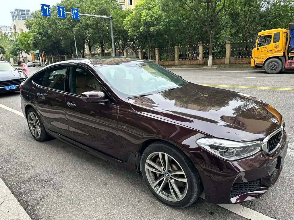 BMW 6 Series GT 630 i Luxury Design Package