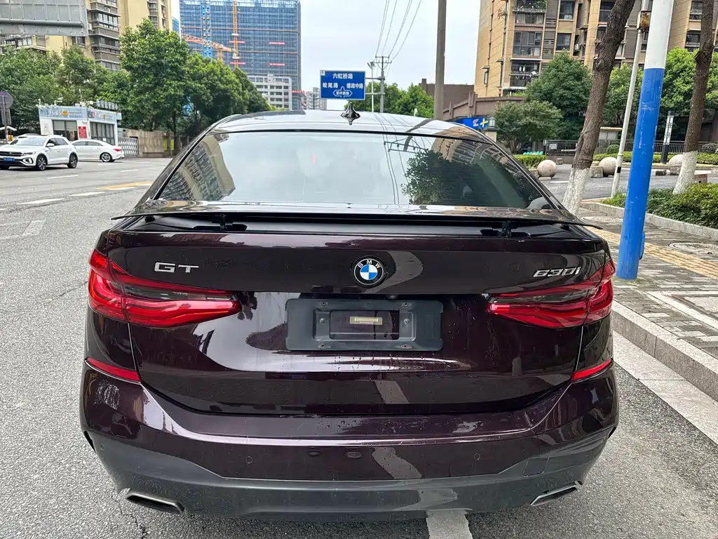 BMW 6 Series GT 630 i Luxury Design Package