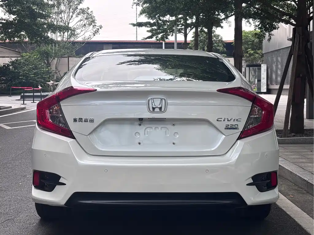 Civic 220 TURBO CVT Luxury