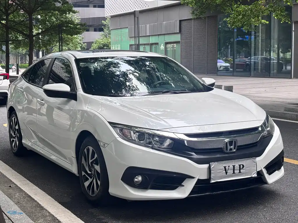 Civic 220 TURBO CVT Luxury