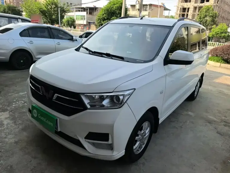 Wuling Hongguang 1.5 L S Comfort L2 B