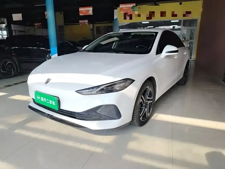 Roewe D7 DMH 125 km Transcend